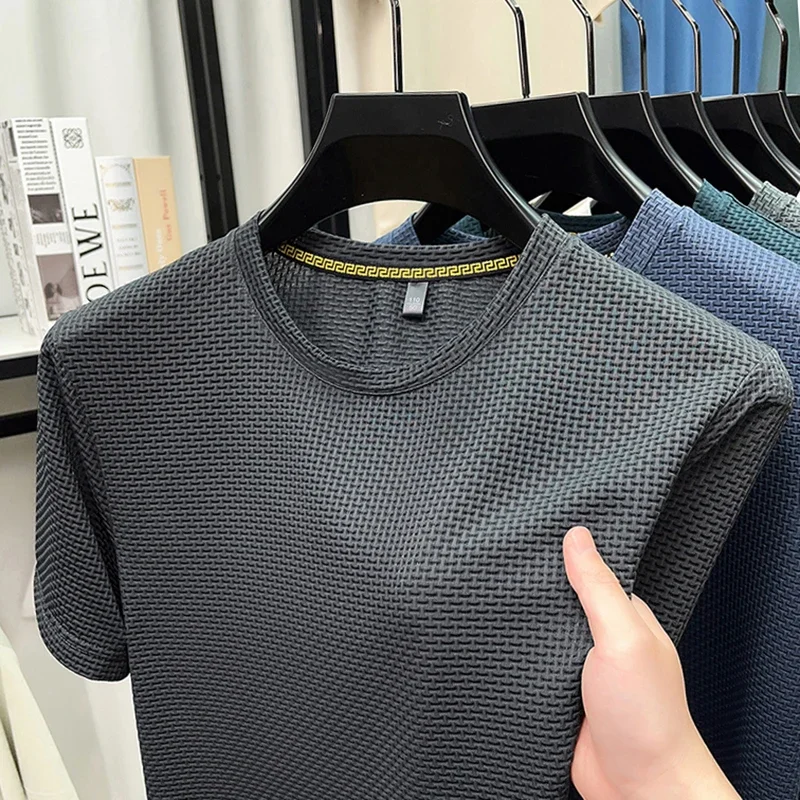 New Men's Casual and Fashionable Bone Flower Short Sleeved Round Neck T-shirt – Image 3